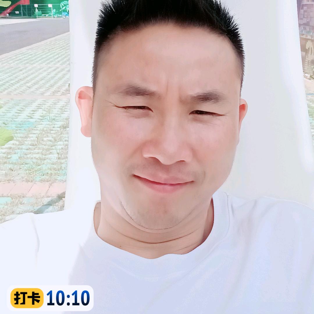 龙凤胎饲料小罗
