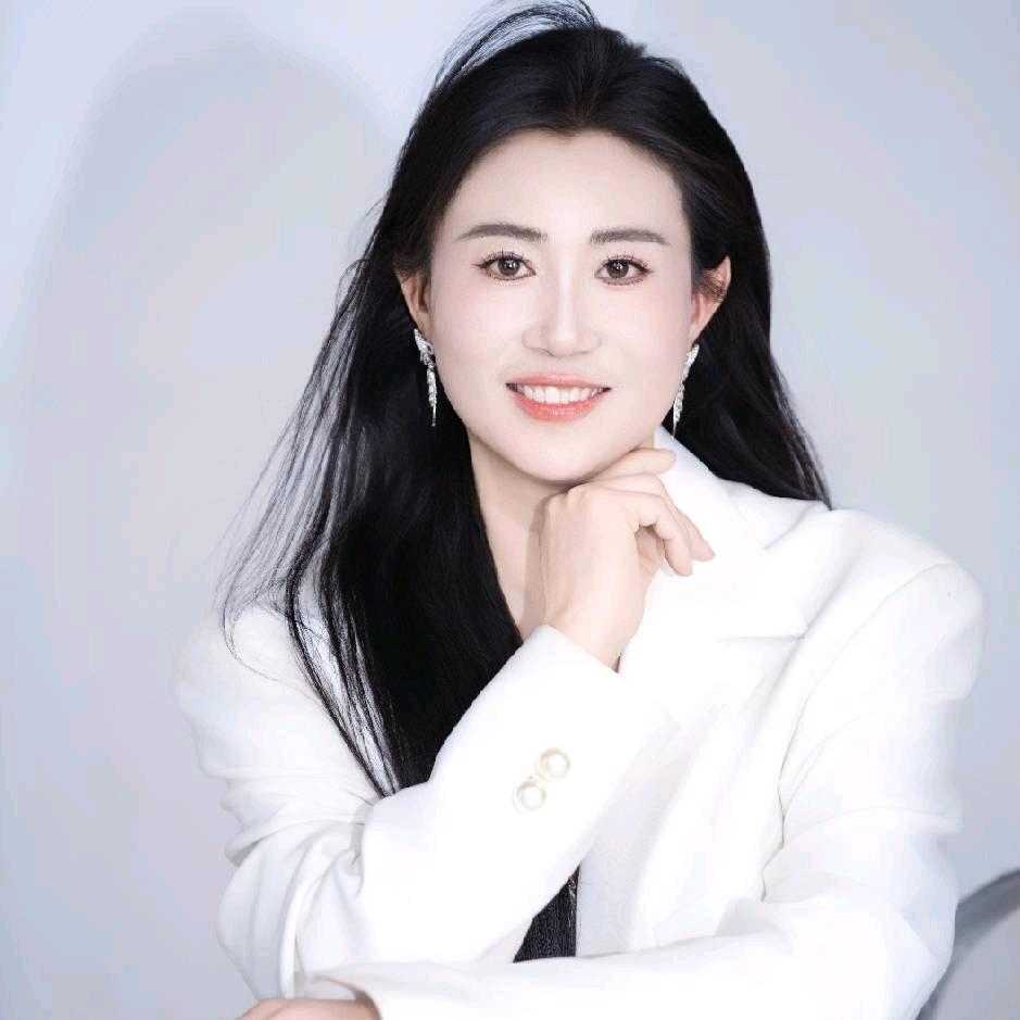 婚礼主持人小雅