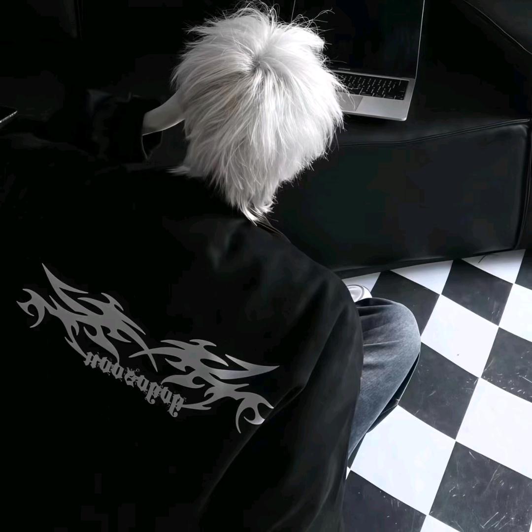 ℬ.逸洋