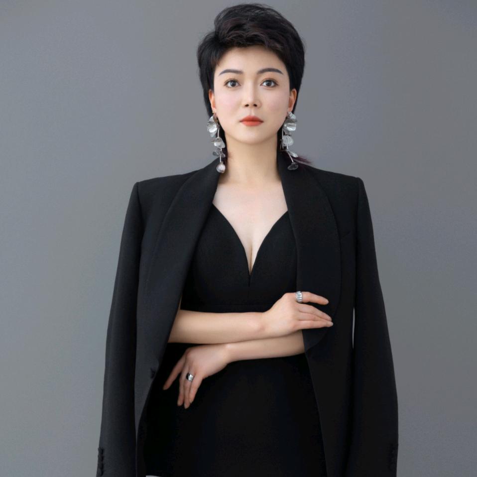 名黛美业  晓晓