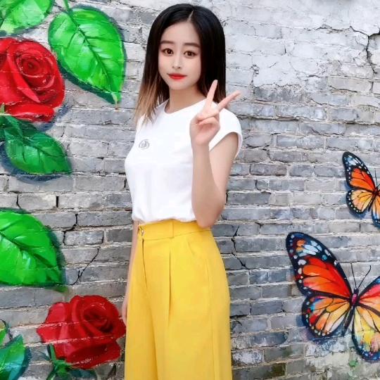 莉莉@