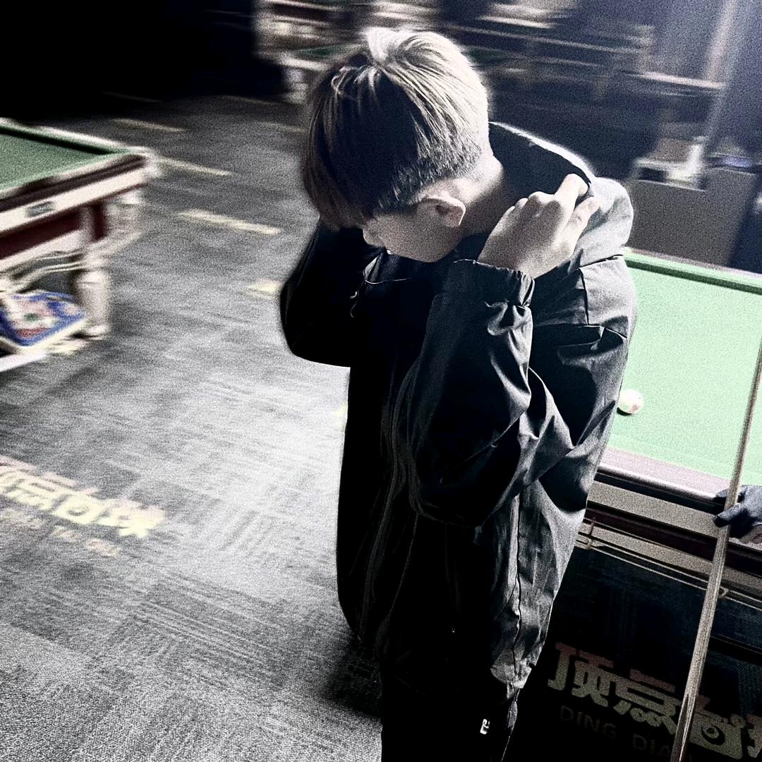 骑着你爹闯红灯