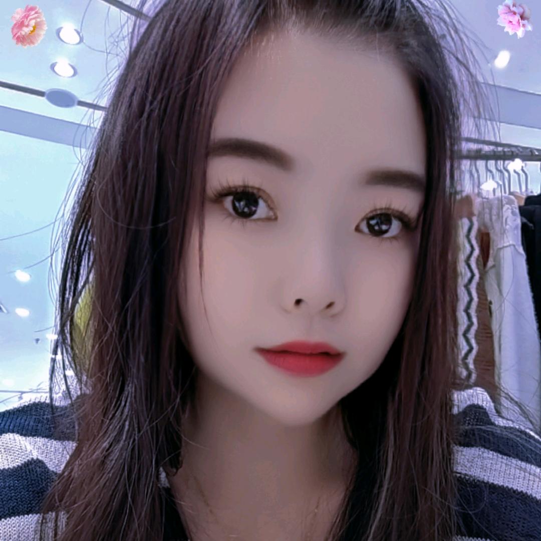 冰心👩‍❤️‍💋‍👩