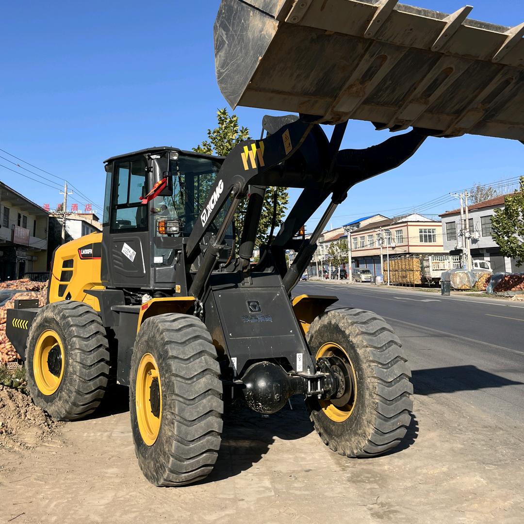 王淼大小铲车出租