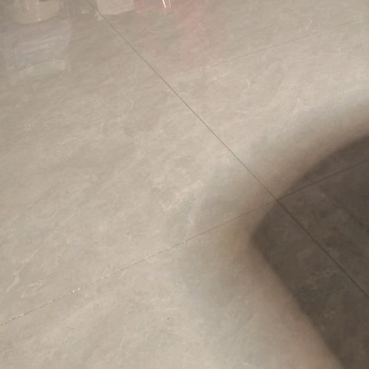 王植甜甜。
