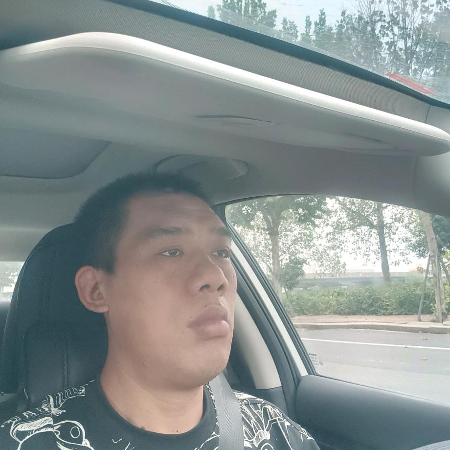 ￣笑而过