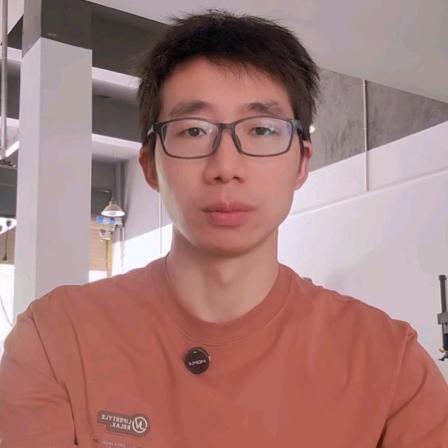 在崇阳修车的扳手哥