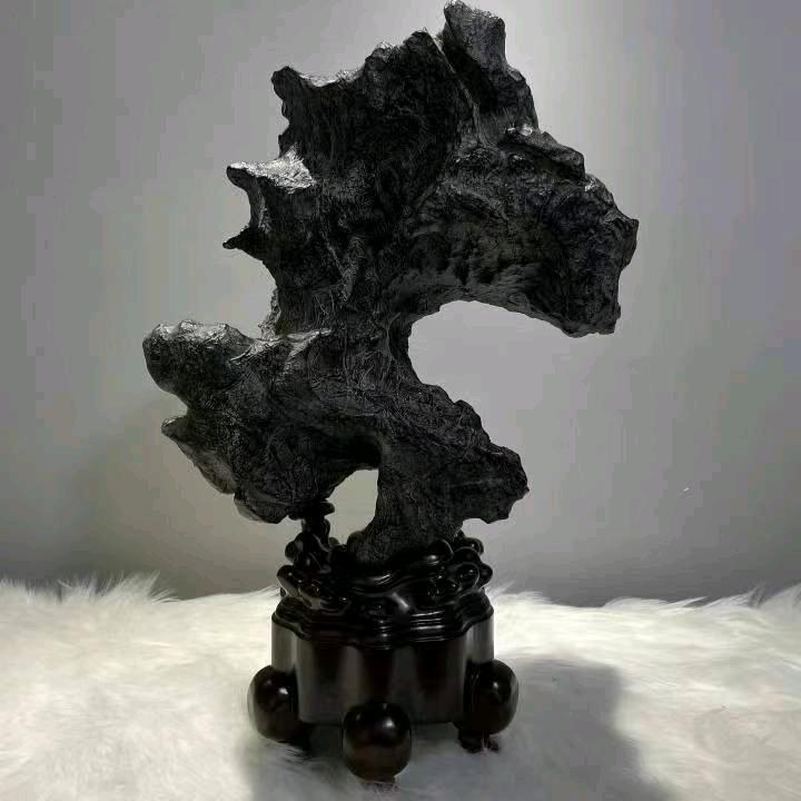 灵璧石鑫昊藏磬阁