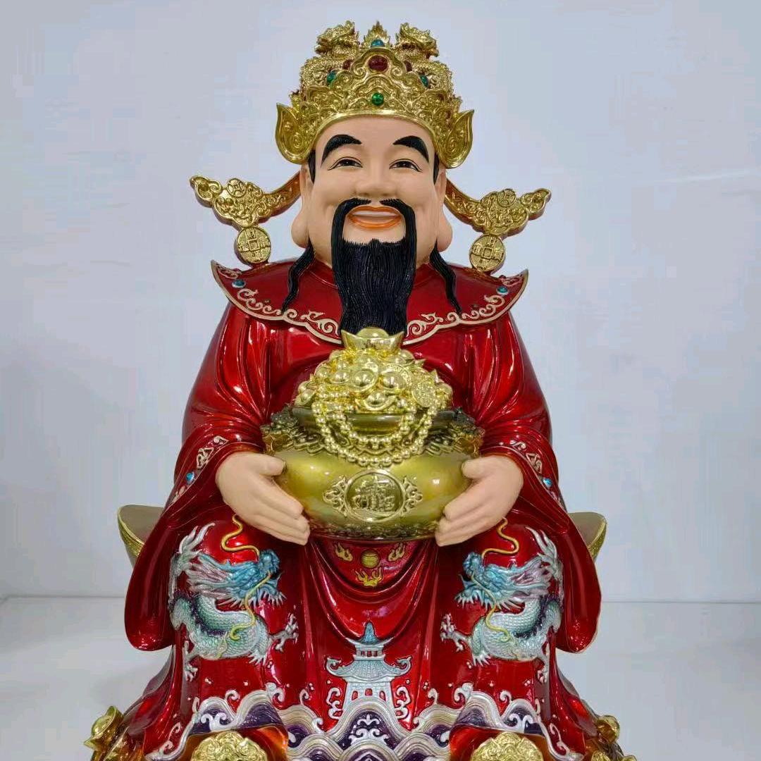 小洋哥在留念桥卖宝像