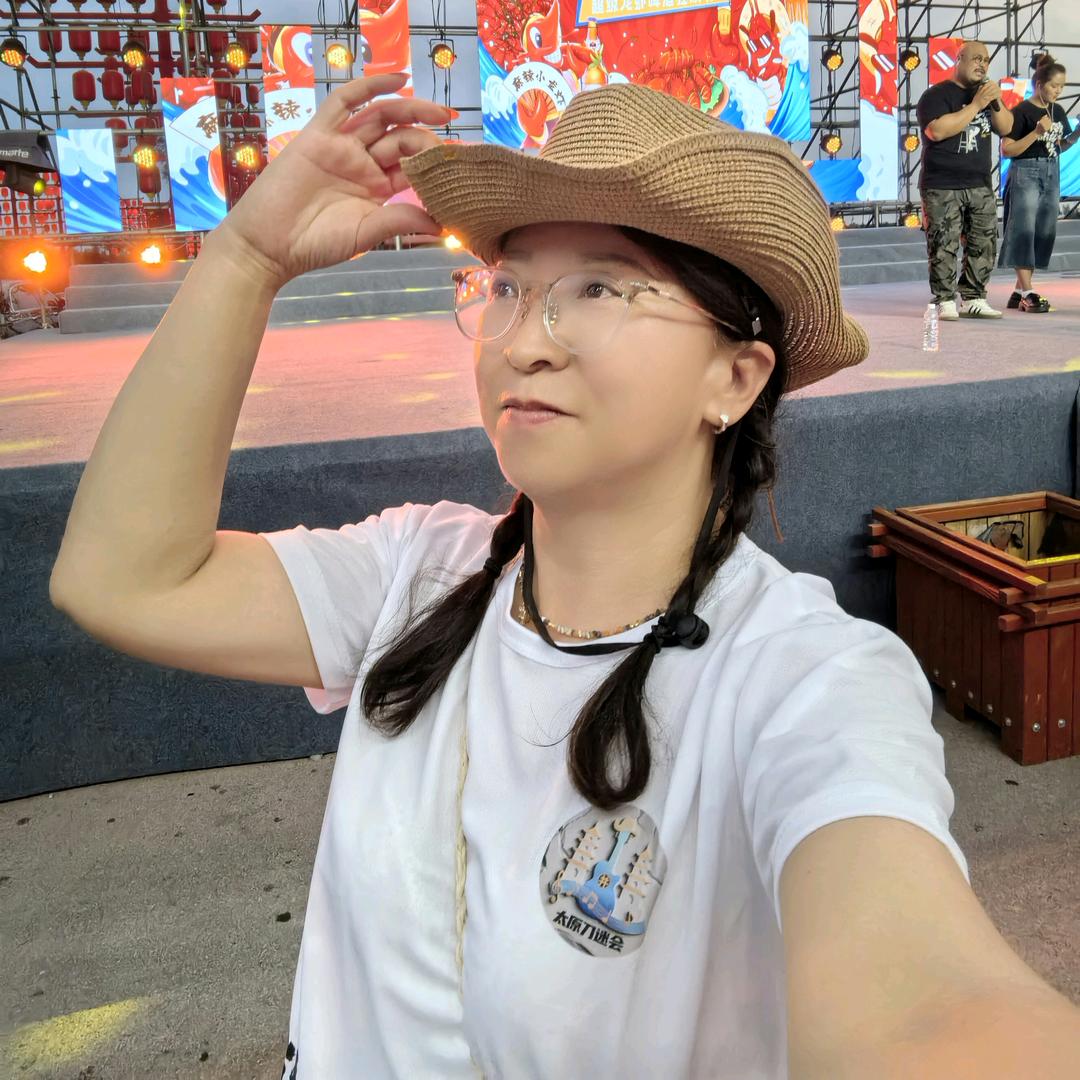 丁香，龙🐉城带刀侍卫