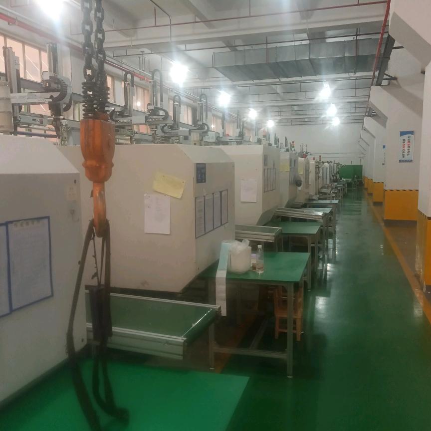 注塑，模具。