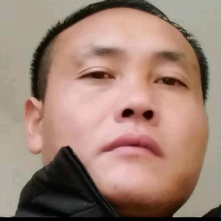 云泥黄蜡石