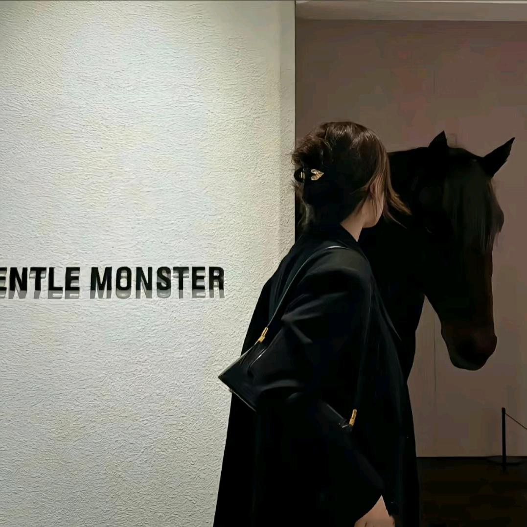 玖·月ᰔᩚ