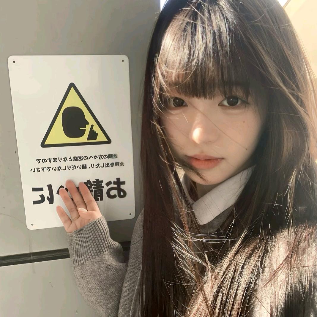 • ֊ •