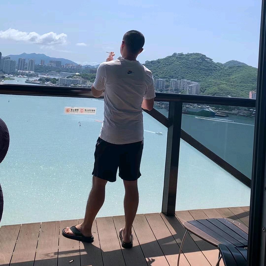 神一样的男人《乌坡丰裕农资店》