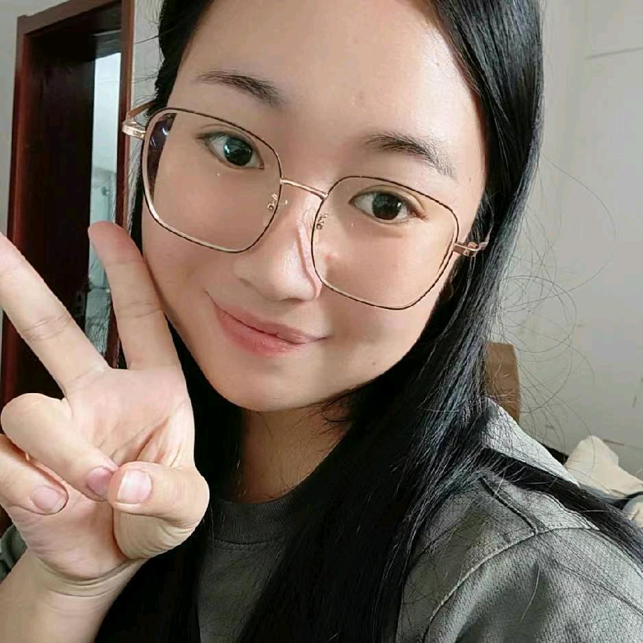 做迷彩花的小姐姐