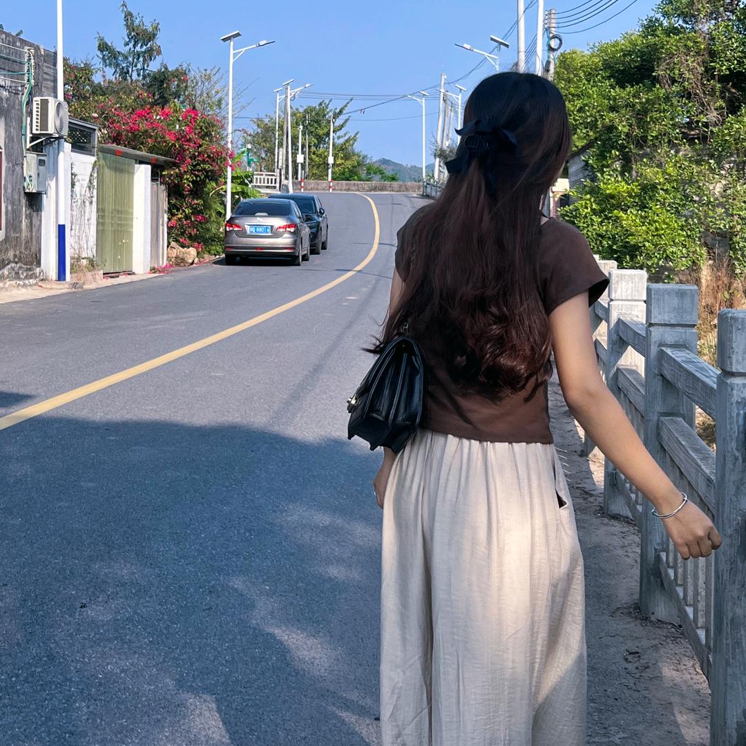 小珺日记.(麻辣烫小妹)