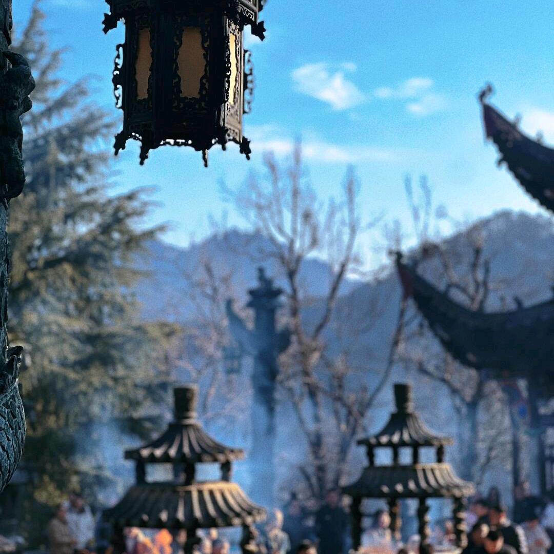 绾好师兄(关住赠灯)