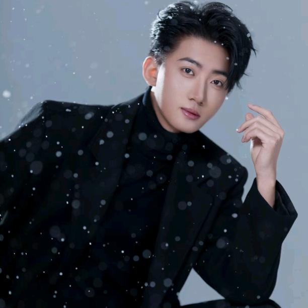 吕游的粉丝小涵