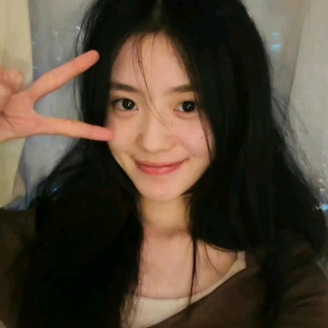 腼腆小美😜