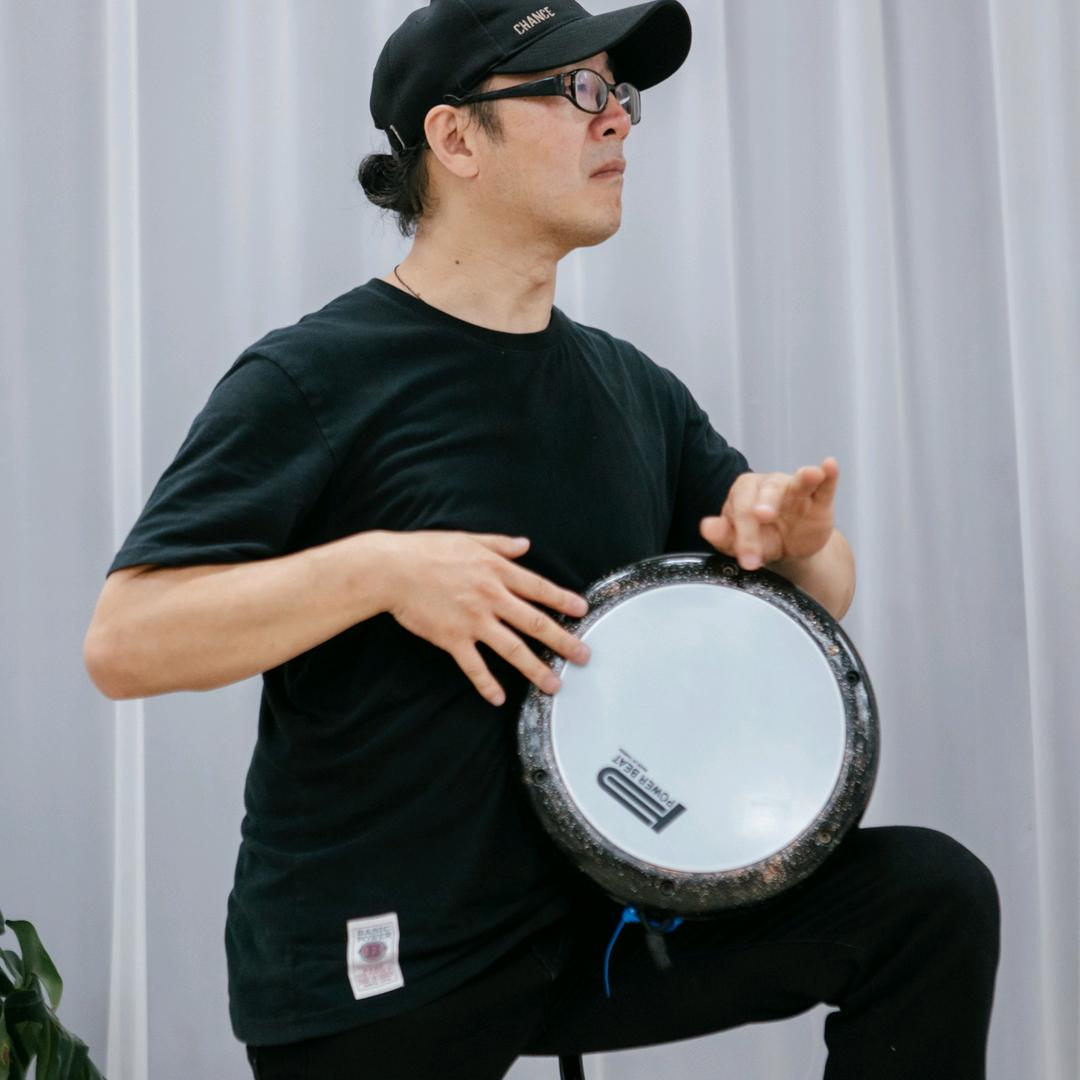 中东鼓老师bluethumb
