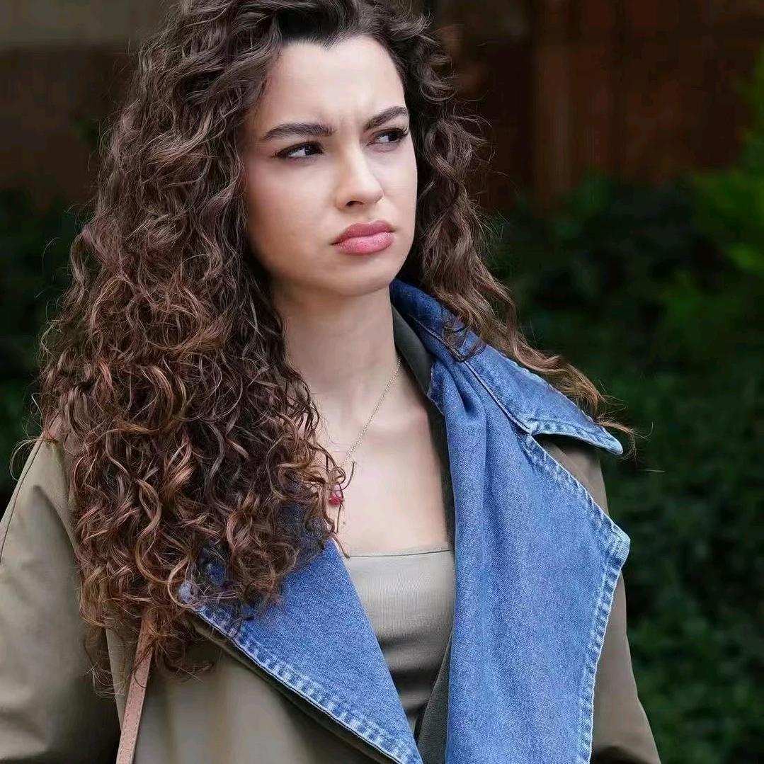 جاھيل مەلىكە 🧚‍♀️