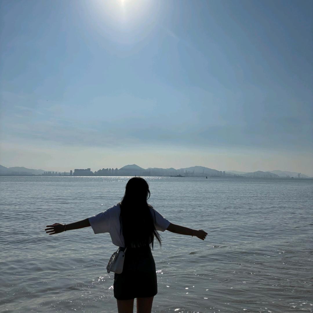 卖女孩的小火柴✨