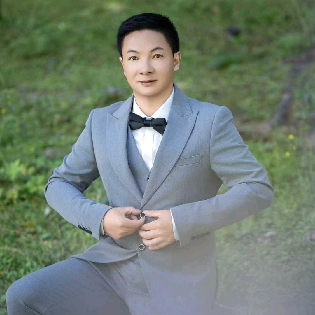 杨*
