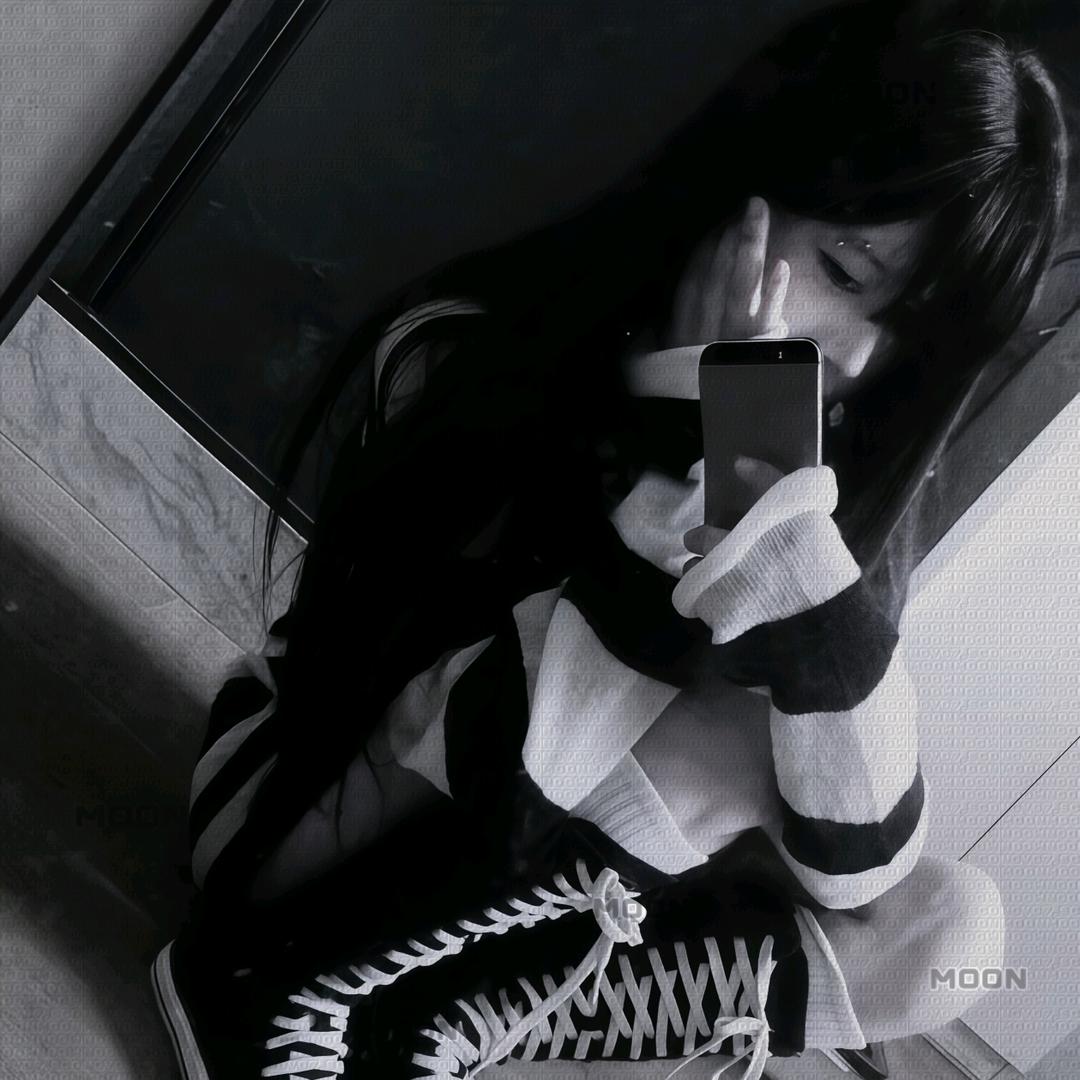 月︅︅