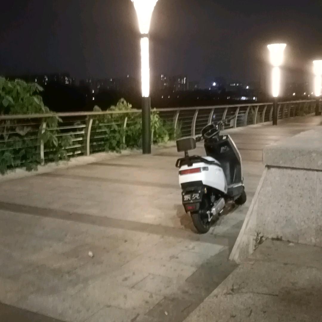 小气鬼喝凉水塞牙缝