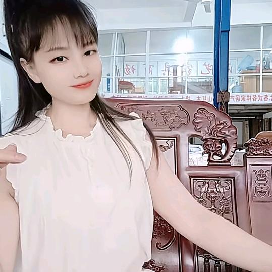 英子@广东家具批发广场