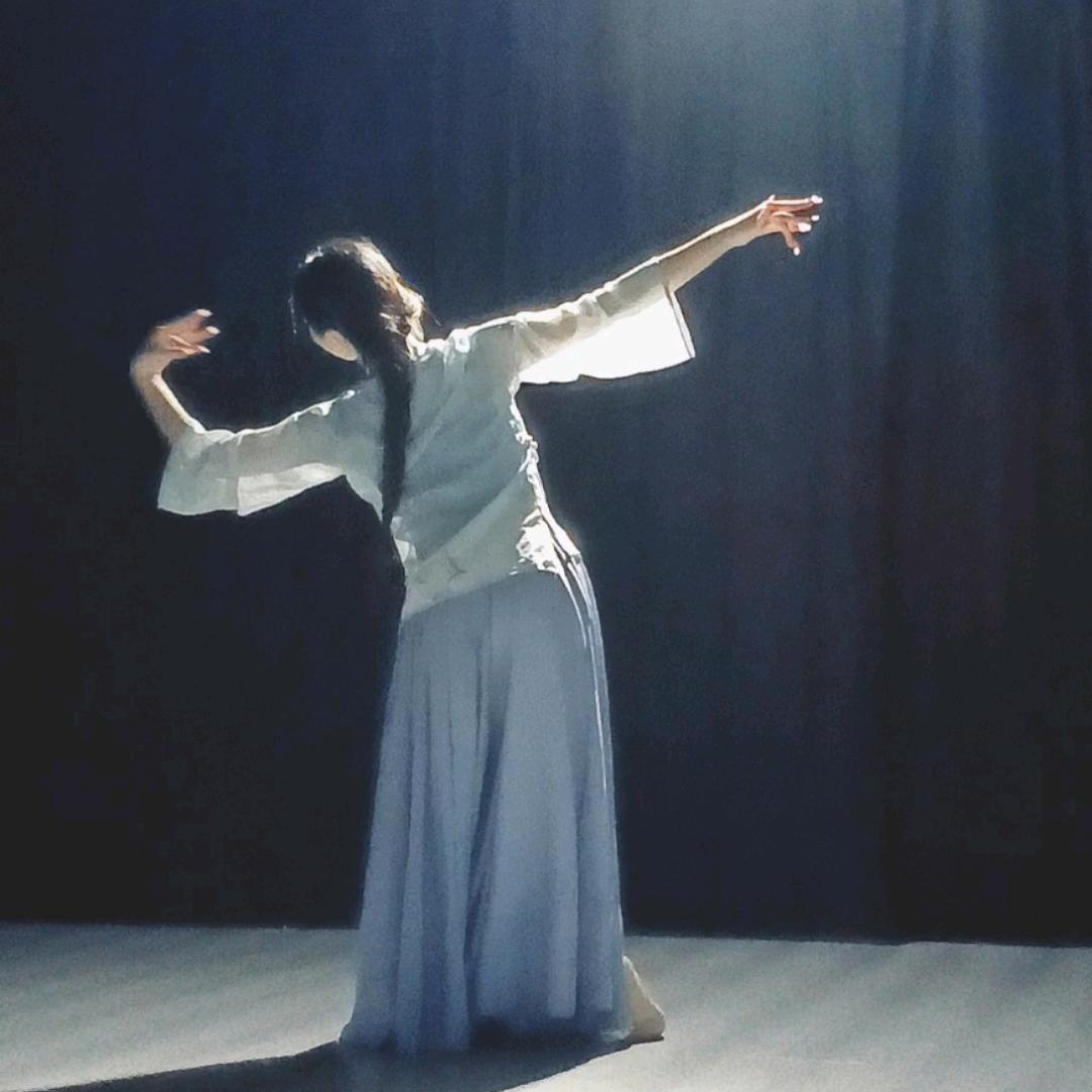 是沁沁吖~