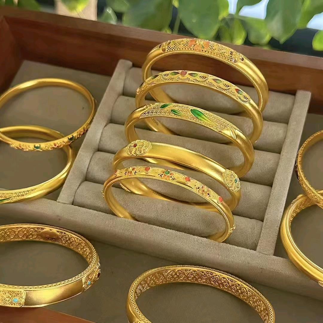 用户2115550102563