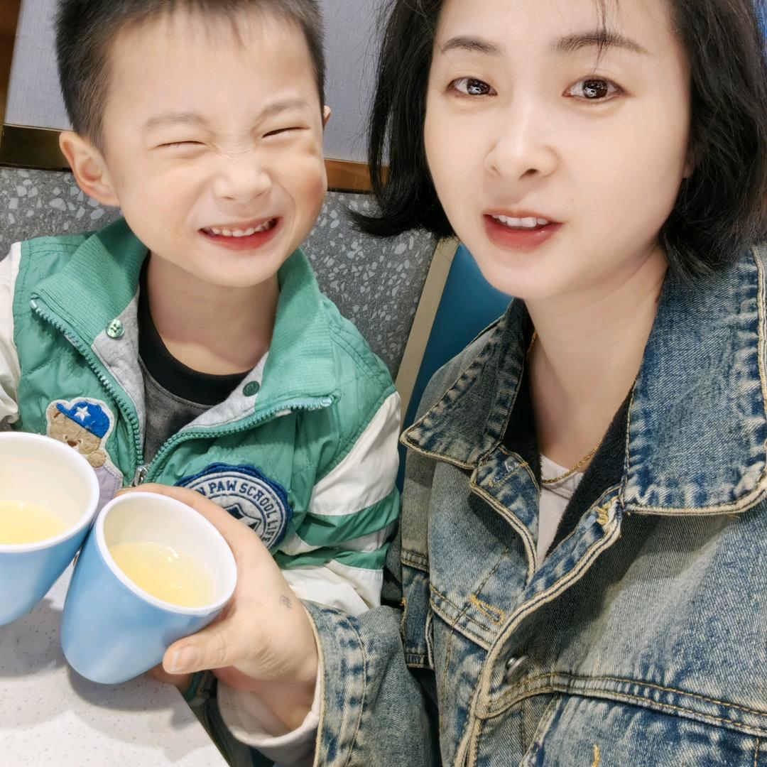 春紫恩。鸿福宴一次性餐盒。