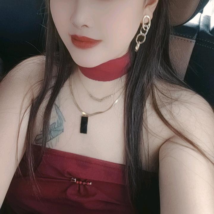 爱喝酒的周周