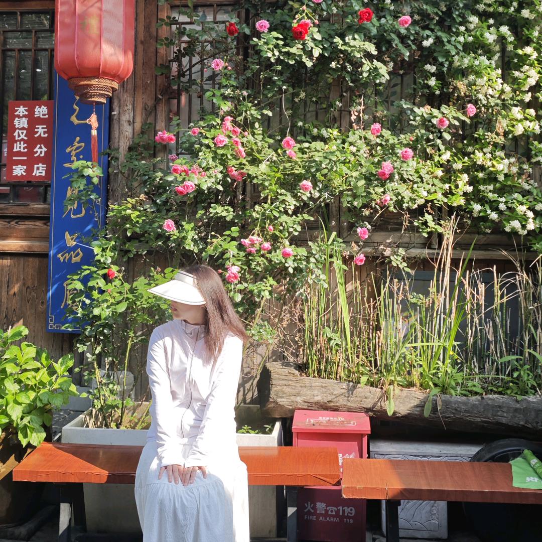 钱从四面八方来 铺天盖地来 到我包里来