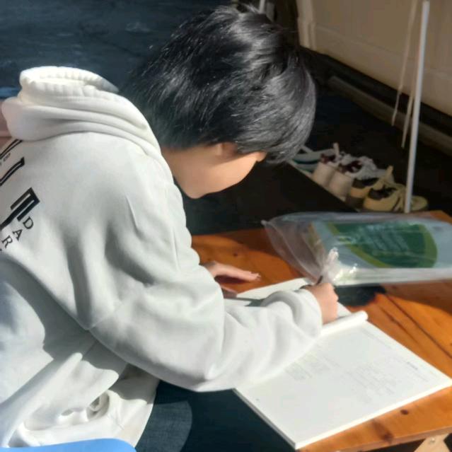 李李  晴天 云朵 豪华