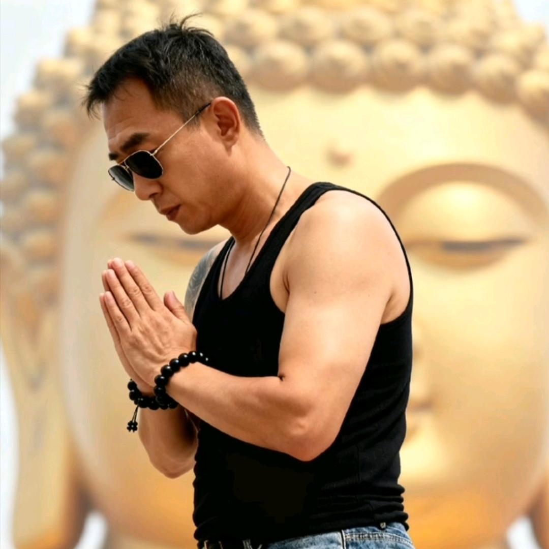 Mr. Niu