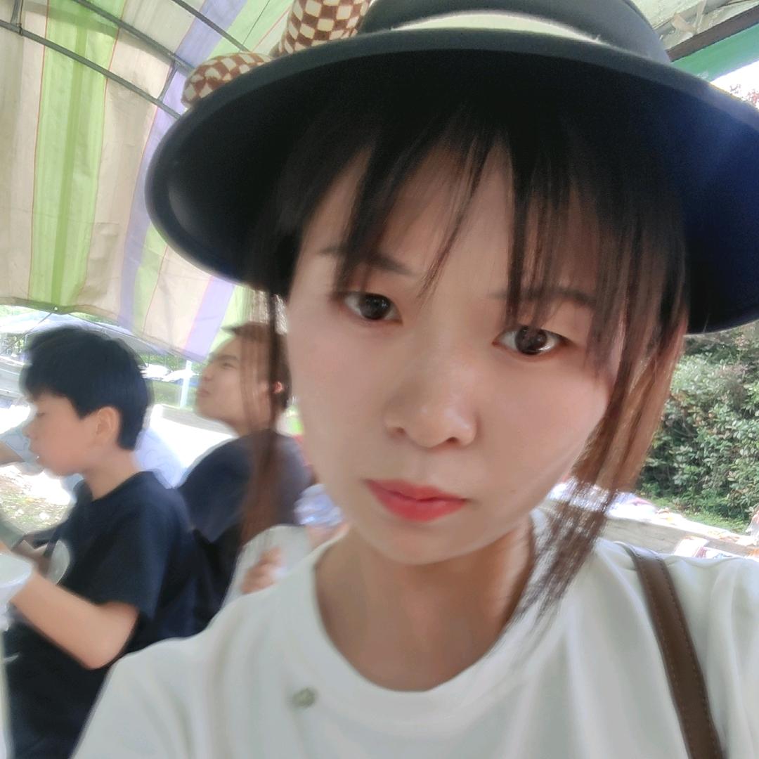 聚和地产小何