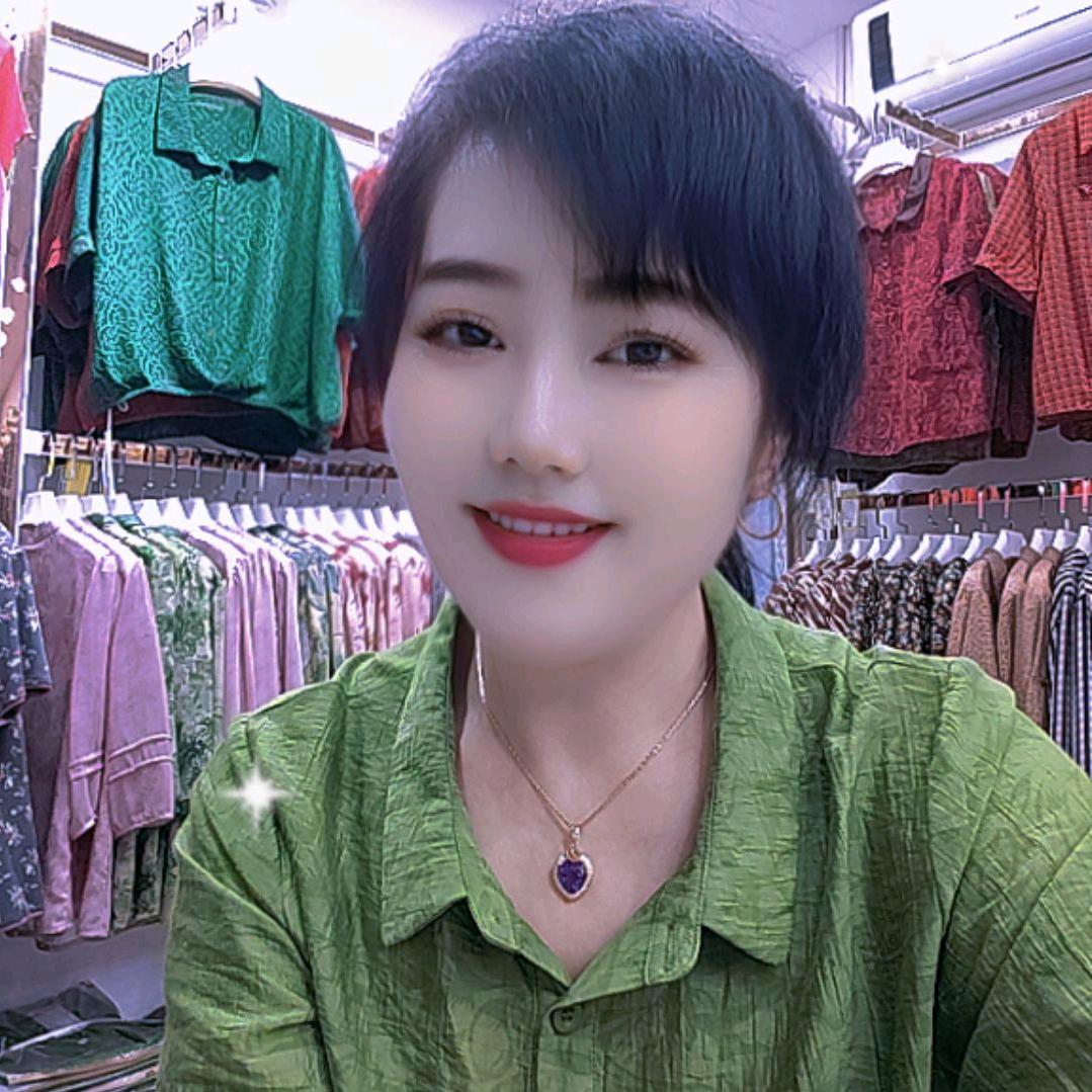 傅五莲~遂川小工业品市场《赣之风服装店》