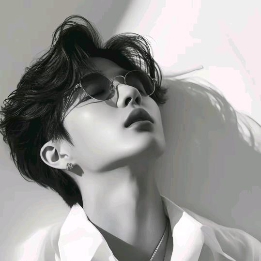 ℳ: ໌້烙丿茚^࿐