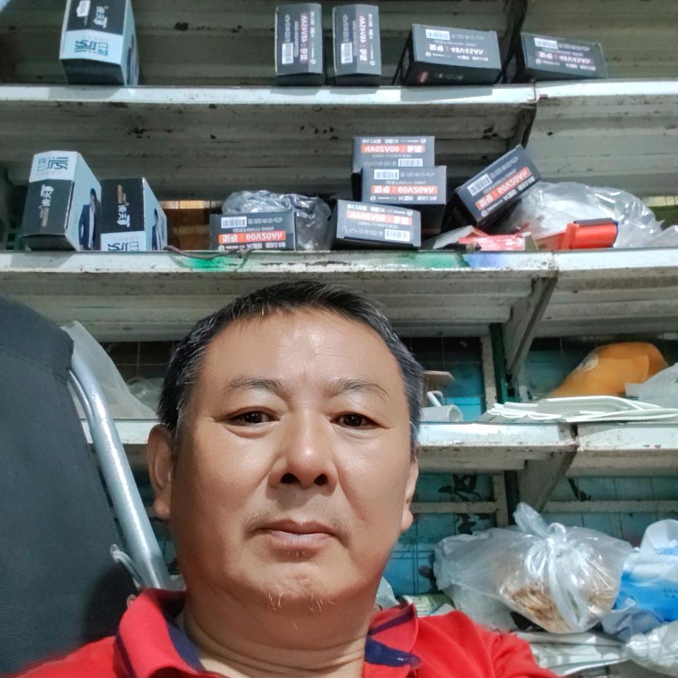 仲伟龙