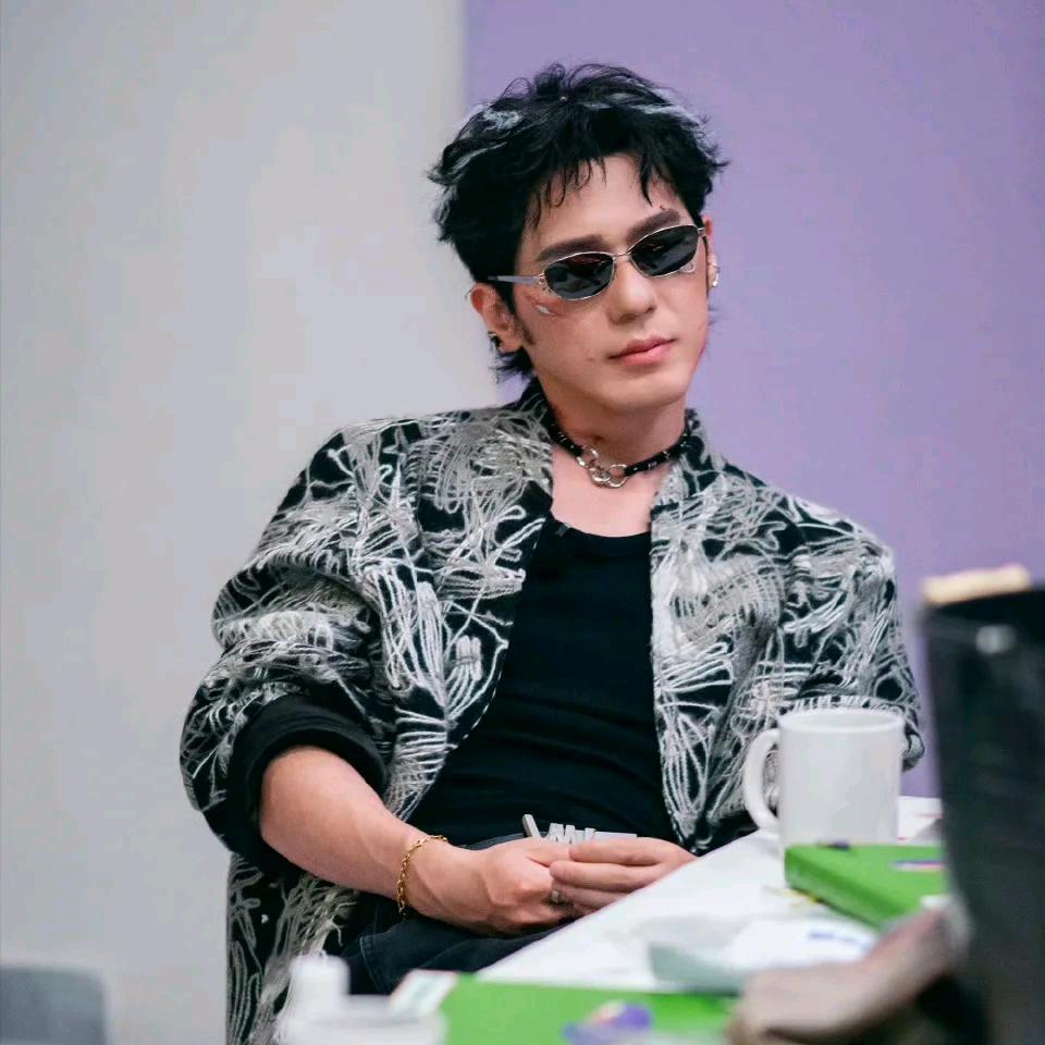 在下叶东灵