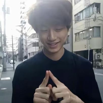 在七月