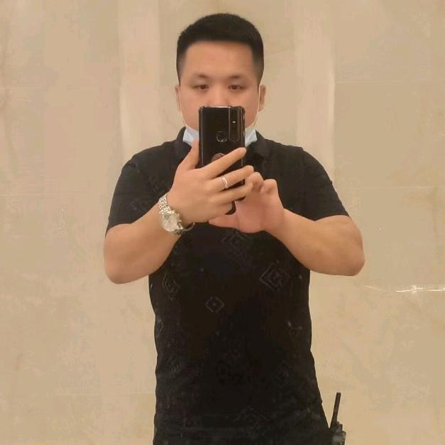 恭城何少