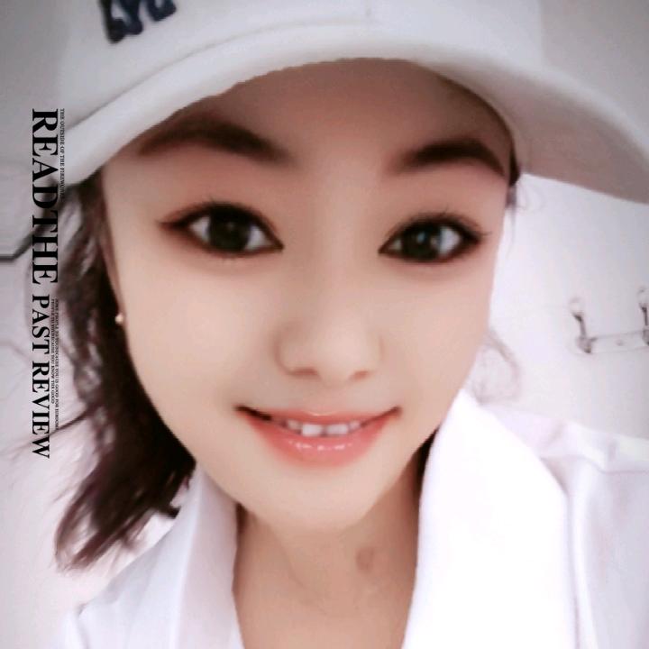 爱笑的傻丫头
