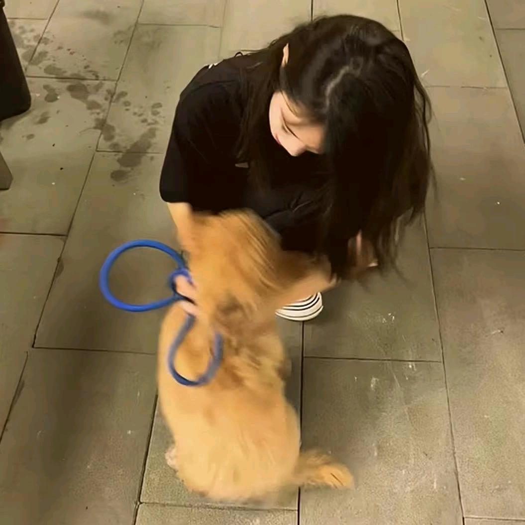 爱喝拿铁.☕