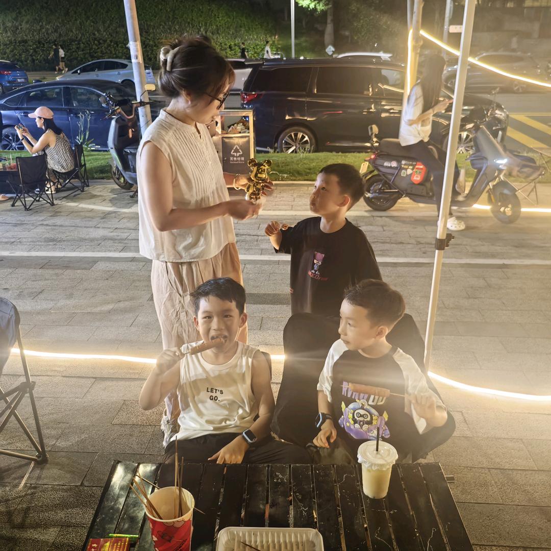 学着老板穿寸衫