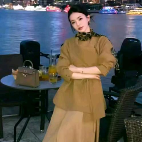 冯薪颖(私服穿搭)