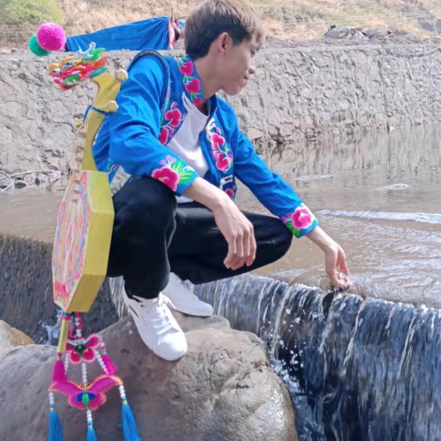 左脚圈王@